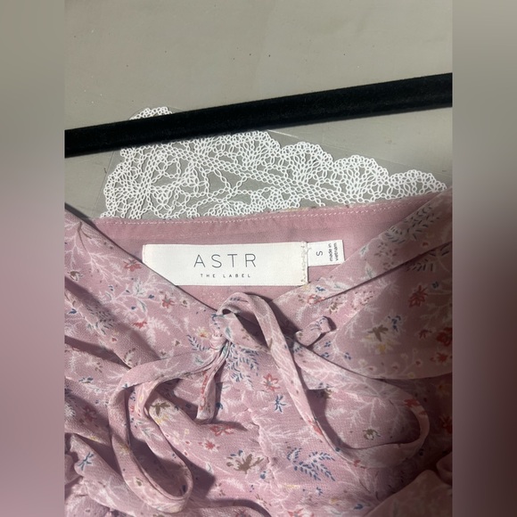 ASTR THE LABEL astr off the shoulder top light dusty rose pink botanical print - Picture 4 of 8